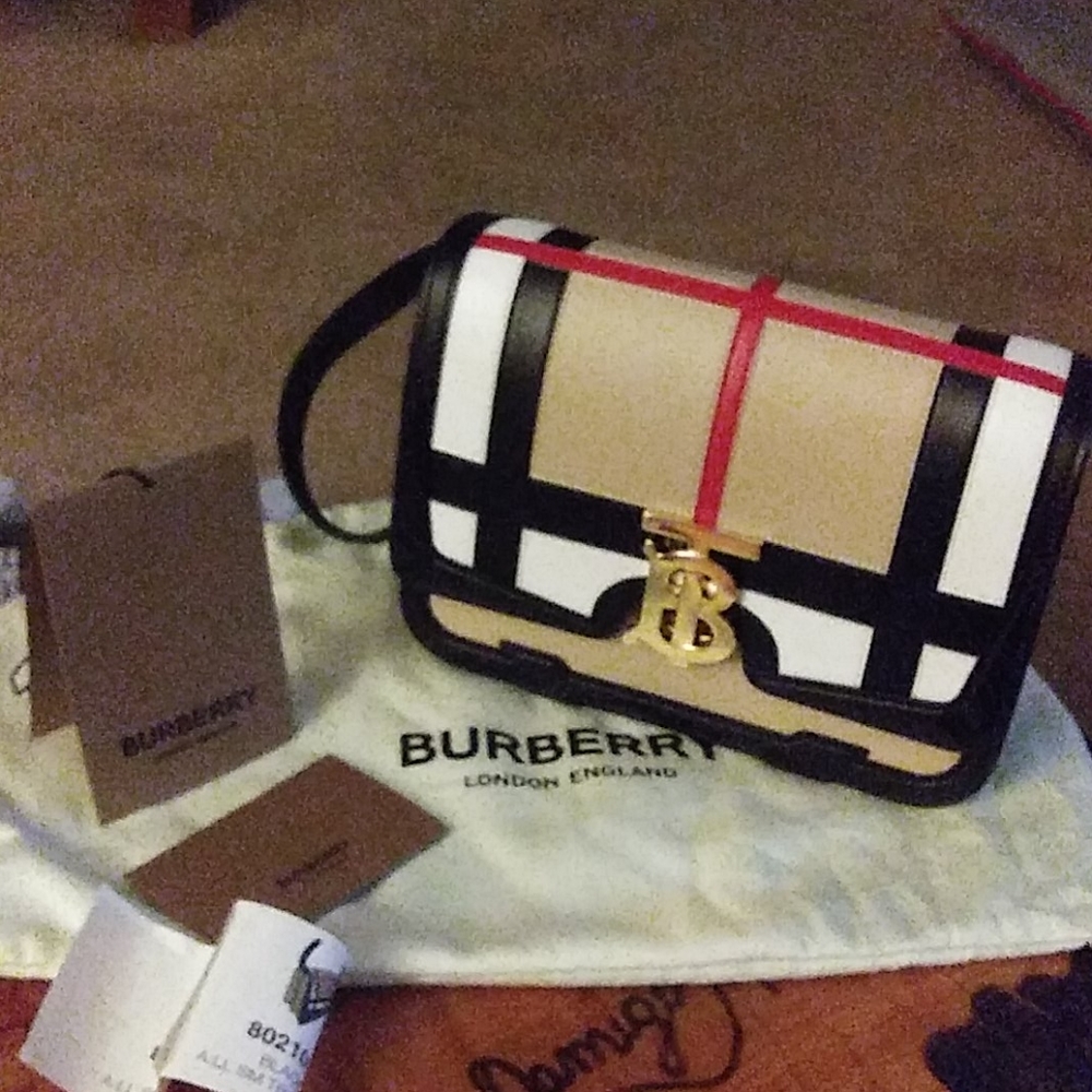 Burberry TB Purse